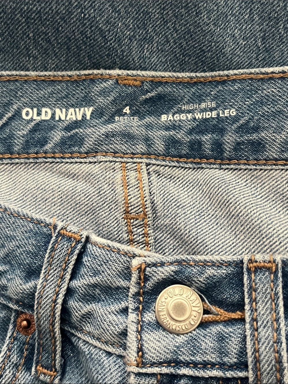 Old Navy Two Tone High Rise Baggy Wide Leg Jeans - Picture 4 of 5
